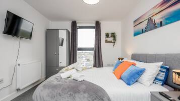 1 غرفة نوم ومكواة/لوح كي وواي فاي مجانًا وملاءات أسرّة