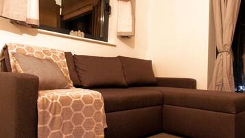 Huoneisto, 1 keskisuuri parisänky ja vuodesohva | Sisätilat