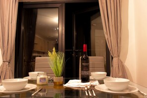 Apartment, 1 Queen Bed with Sofa bed | Private kitchen - Livestay-1bed Apt With Private Balcony Heathrow (Slough)