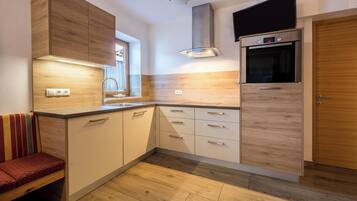 Geladeira, fogão, cooktop, lava-louças