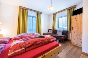 1 bedroom, free WiFi, bed sheets