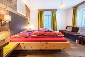 1 bedroom, free WiFi, bed sheets