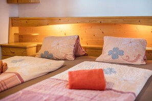 2 bedrooms, free WiFi, bed sheets - Apartment "Heiserhof - Birke" with Mountain View, Balcony & Wi-Fi (Ratschings)