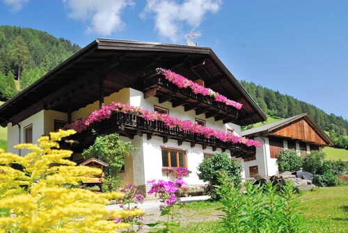 Apartment "Heiserhof - Birke" with Mountain View, Balcony & Wi-Fi