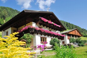 Exterior - Apartment "Heiserhof - Birke" with Mountain View, Balcony & Wi-Fi (Ratschings)