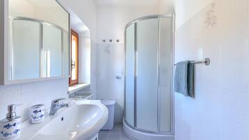 Een douche, een haardroger