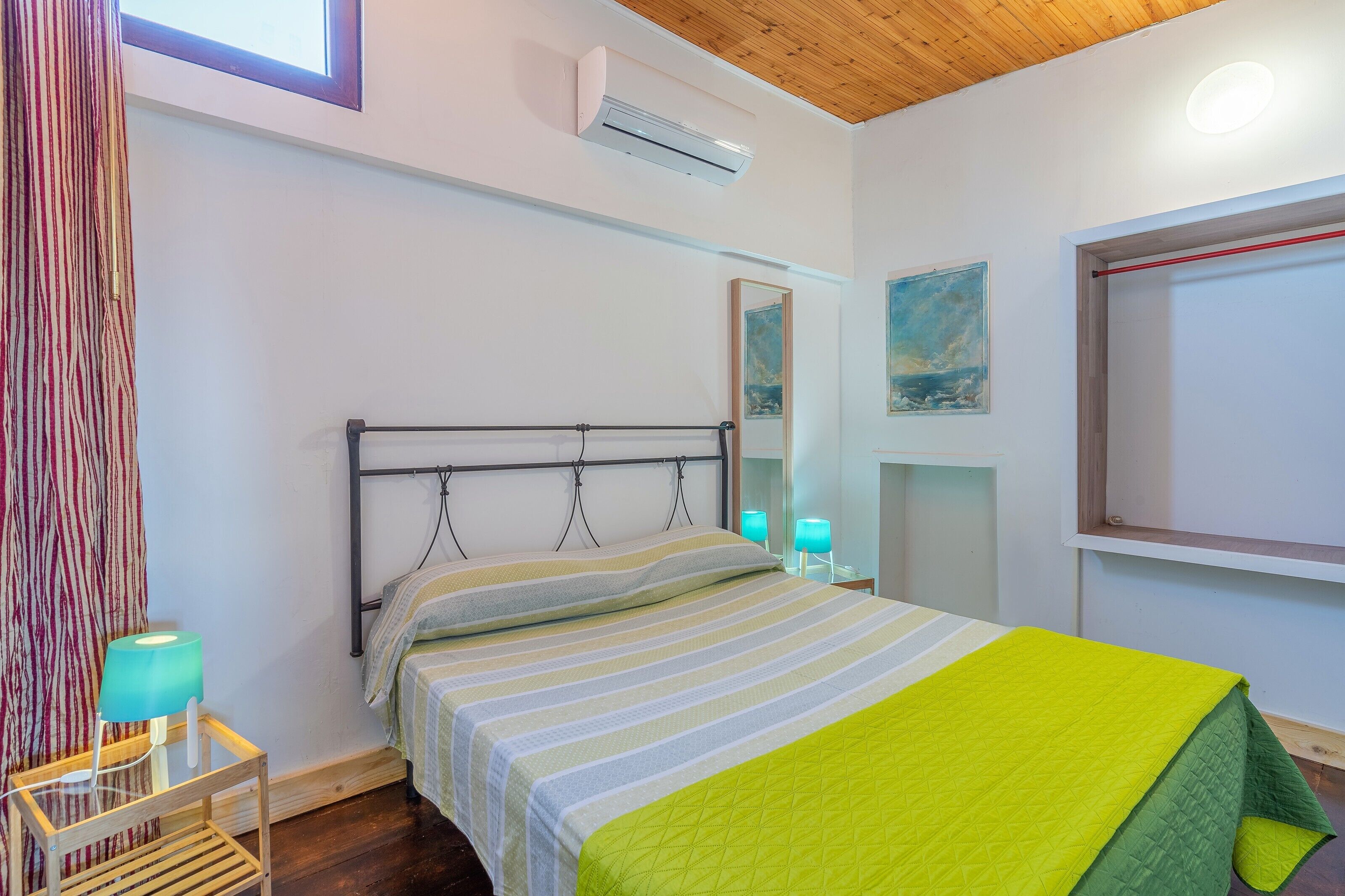 3 slaapkamers, een strijkplank/strijkijzer, gratis wifi, beddengoed