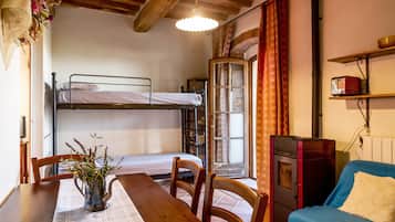 2 bedrooms, free WiFi, bed sheets