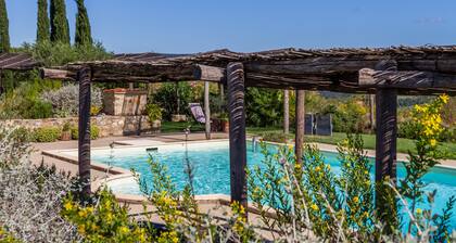 Agriturismo Il Cortile with Pool, Wi-Fi & Garden