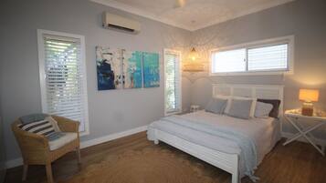 3 bedrooms, bed sheets