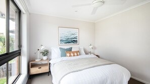 4 habitaciones, tabla de planchar con plancha y cuna de viaje 
