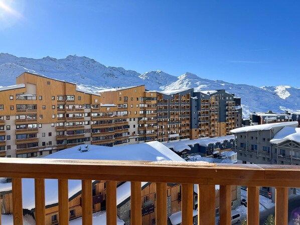 Property grounds - Apartment in central Val Thorens, perfect for skiers and near shops (Val Thorens)