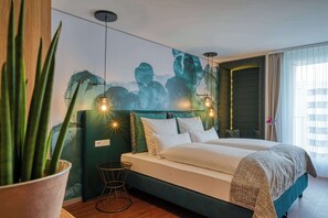 Minibar, coffres-forts dans les chambres, bureau, chambres insonorisées