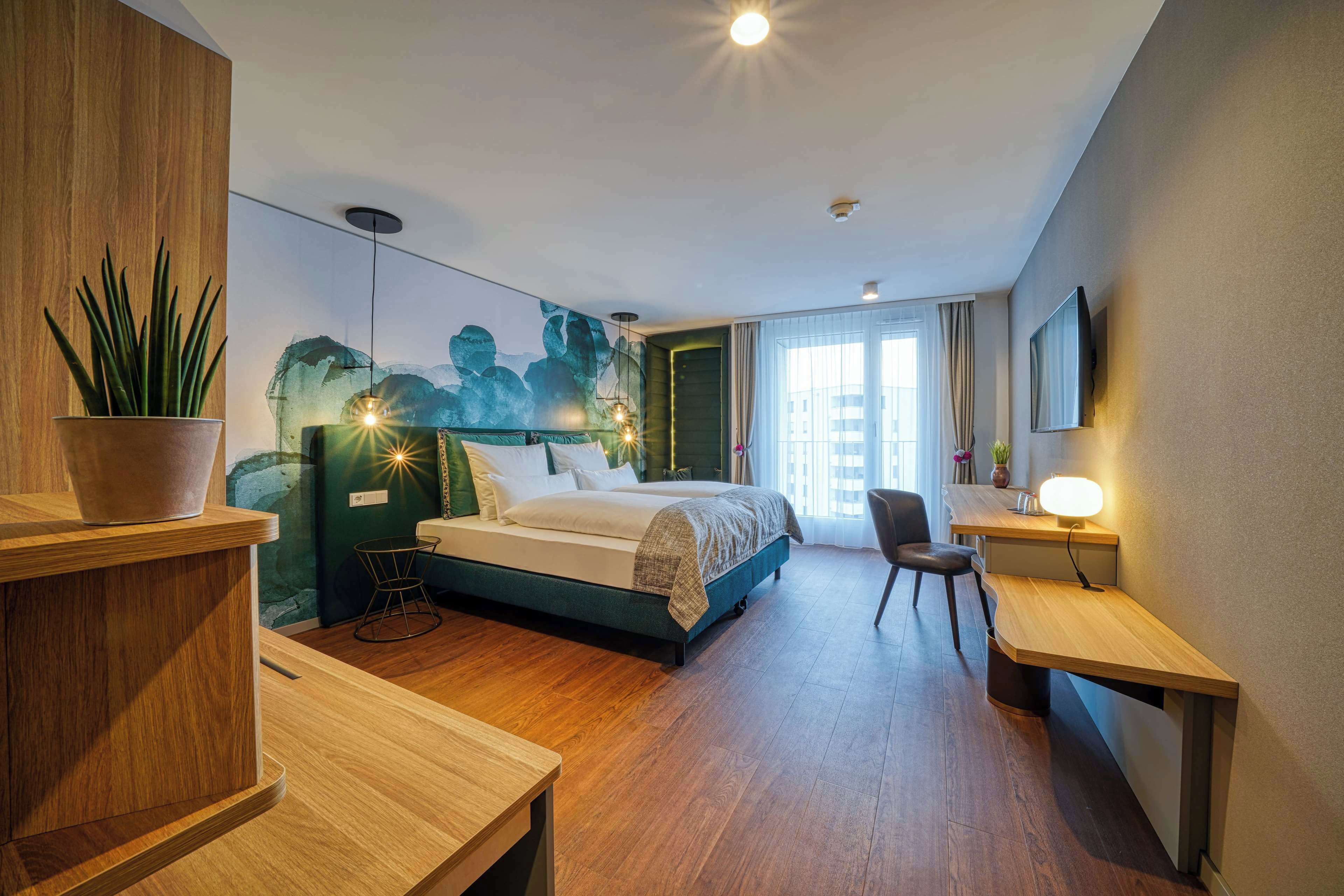 comfort room, 1 double bed with sofa bed | minibar, in-room safe, desk, soundproofing