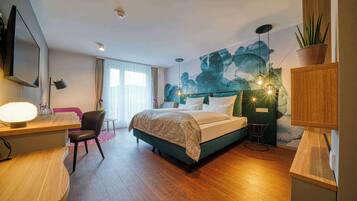 Standardzimmer, 1 Doppelbett | Minibar, Zimmersafe, Schreibtisch, schallisolierte Zimmer