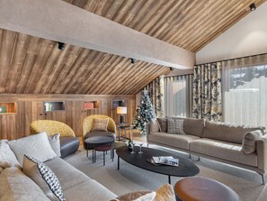 Televisión, chimenea