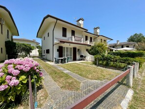 Exterior - Feel at home in our house with garden (Porto Santa Margherita)