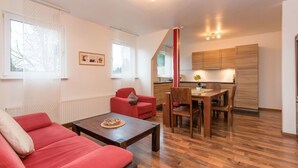 TV - Apartment on the edge of the forest (Eslohe)