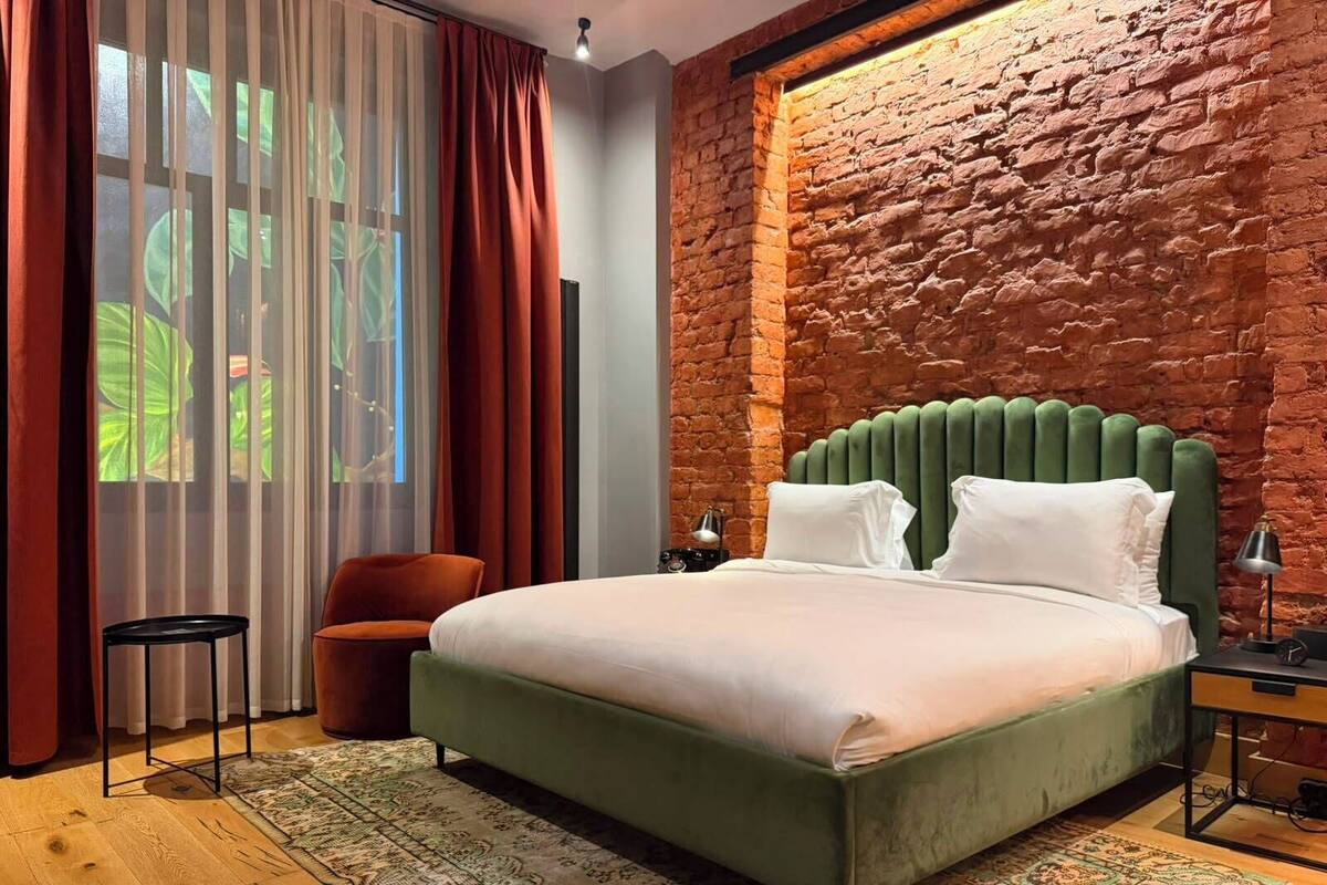 Standart Art Room | Frigobar (abastecido com itens grátis), cofres nos quartos, escrivaninha