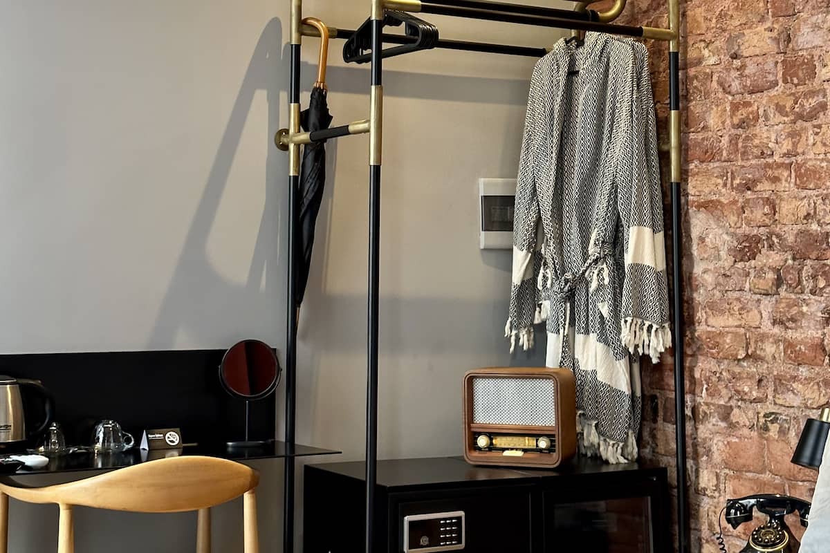 1 bedroom, free minibar, in-room safe, desk