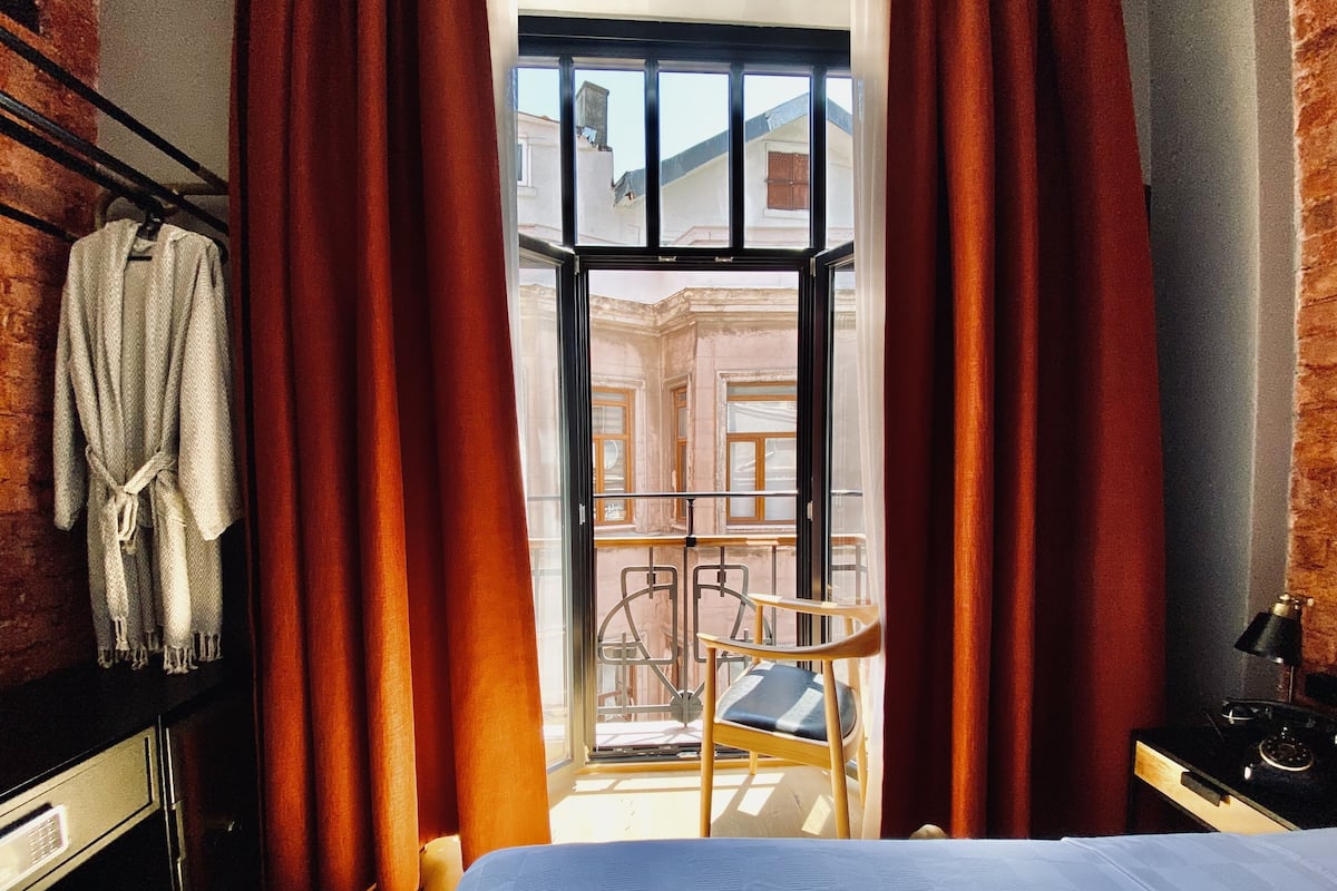 1 bedroom, free minibar, in-room safe, desk