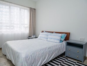 2 habitaciones, escritorio, tabla de planchar con plancha y wifi 