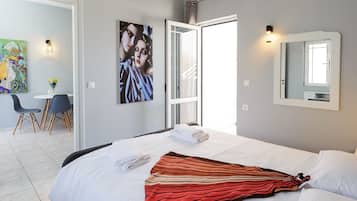 1 habitación, caja de seguridad en la habitación y cuna de viaje