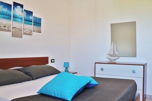 2 bedrooms, bed sheets - Gianna's House - YourPlace Abruzzo (Ortona)