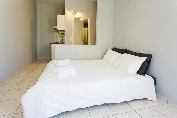 2 chambres, coffre-fort, lit de bébé portatif, accès au Wi-Fi (inclus)