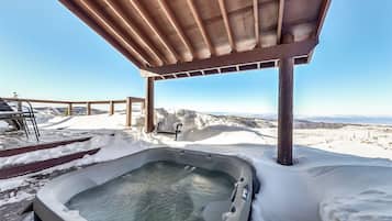 Bain à remous extérieur