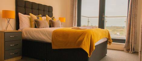 Huoneisto, useita sänkyjä | 3 makuuhuonetta, silitysrauta/-lauta, ilmainen Wi-Fi, vuodevaatteet