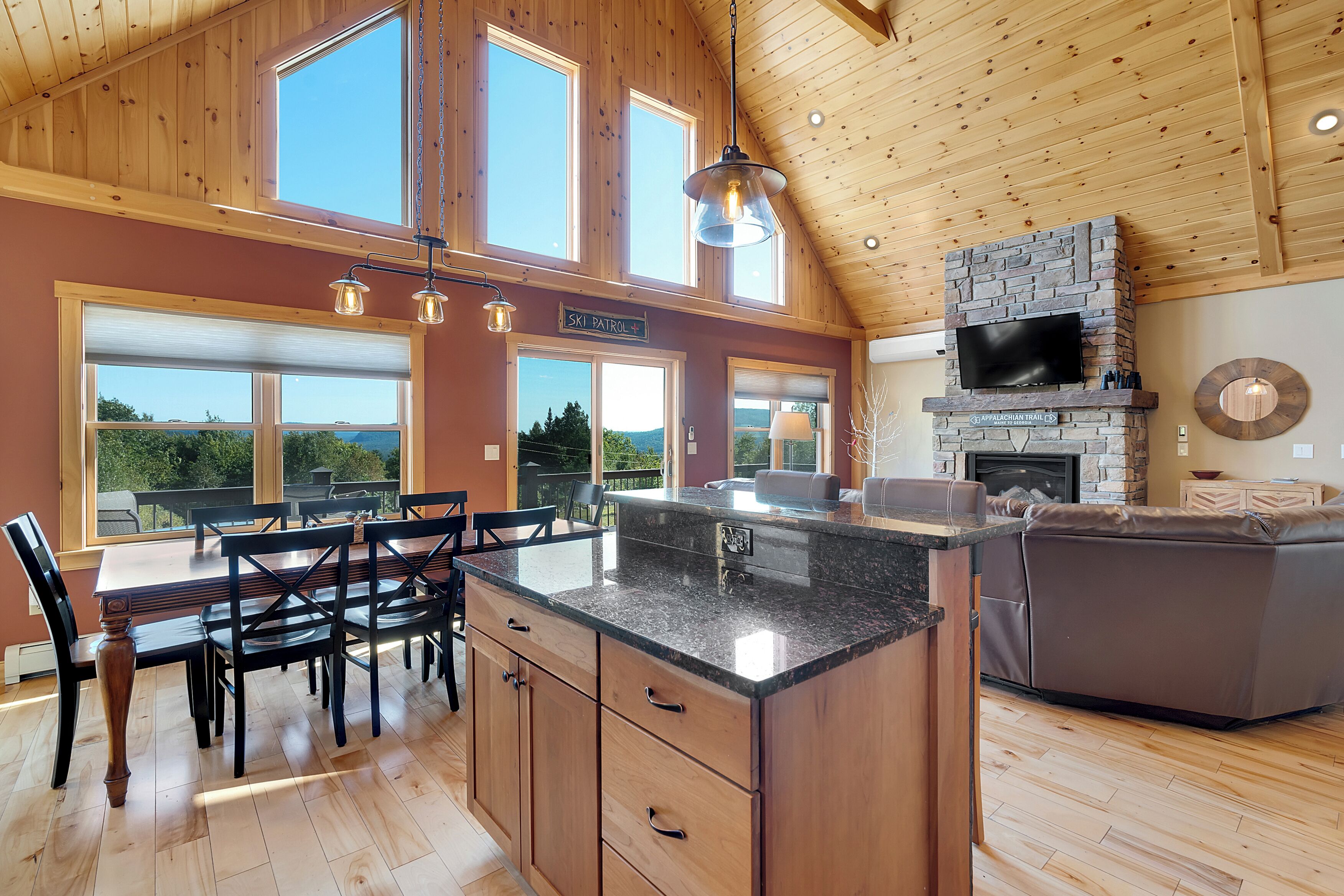 المنشأة من الداخل