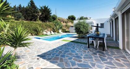 Private Villa Swimming Pool + Golf + Beach + Park