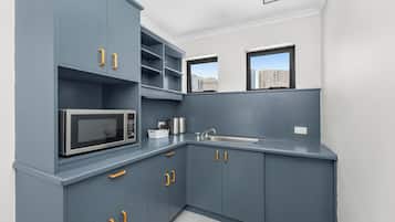 Réfrigérateur, cafetiÚre/bouilloire, bouilloire électrique