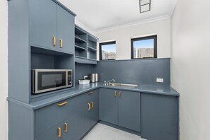 Fridge, coffee/tea maker, electric kettle