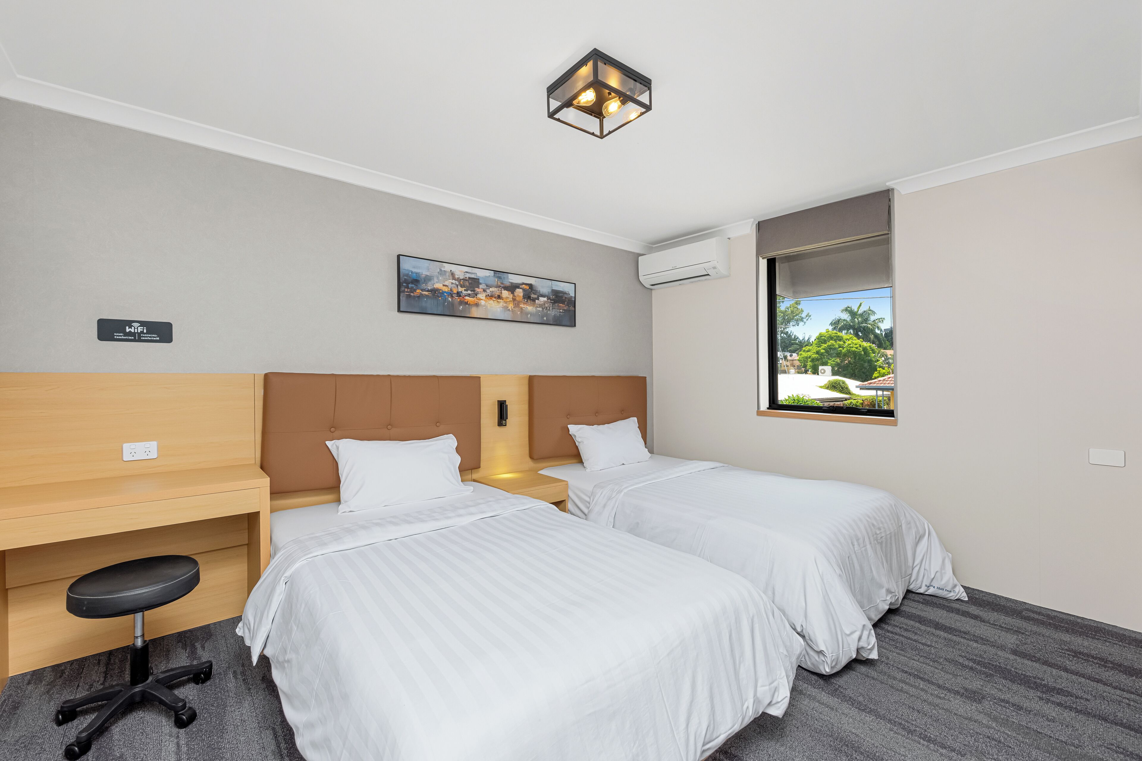 Kahden hengen standard-huone (kaksi sänkyä) | Työpöytä, kannettavalle tietokoneelle sopiva työtila, pimennysverhot