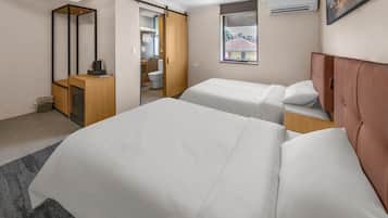 Kahden hengen standard-huone (kaksi sänkyä) | Työpöytä, kannettavalle tietokoneelle sopiva työtila, pimennysverhot