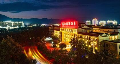 Jinggu Yingjiang International Hotel