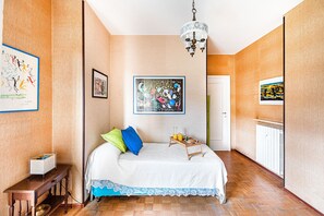 2 chambres, fer et planche Ă repasser, Wi-Fi gratuit, draps fournis