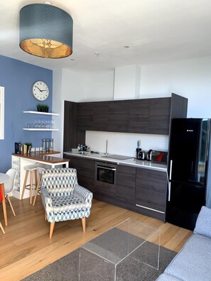 Basic Apartment, 2 Double Beds | Private kitchen