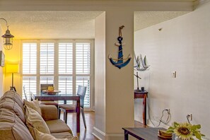 TV - SF 1Bed 1Bath Steps to Marina & CocoWalk in Grove (Miami)