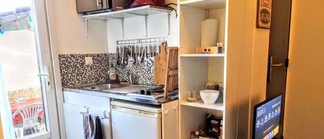 雪櫃、微波爐、爐具、咖啡機/沖茶器