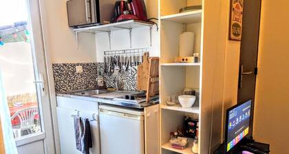 Petit Studio de 13mÂČ Ă 10 minutes du centre de NĂźmes