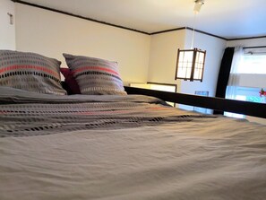 1 slaapkamer, een bureau, een strijkplank/strijkijzer, gratis wifi