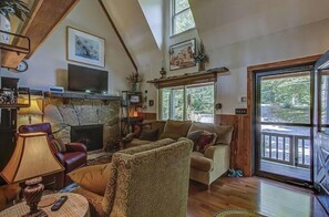 TV, peis, videospill og DVD-spiller