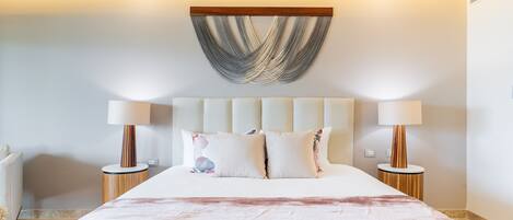 3 chambres, bureau, fer et planche à repasser, lit parapluie