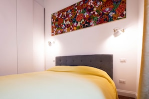 2 bedrooms, iron/ironing board, free WiFi, bed sheets - Trastevere Colorful Apartment with Terrace (Roma)