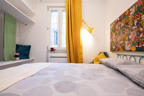 2 slaapkamers, een strijkplank/strijkijzer, gratis wifi, beddengoed