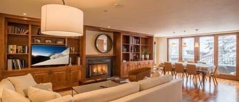 Condo, 3 Bedrooms | Living room