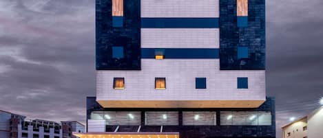 واجهة المنشأة